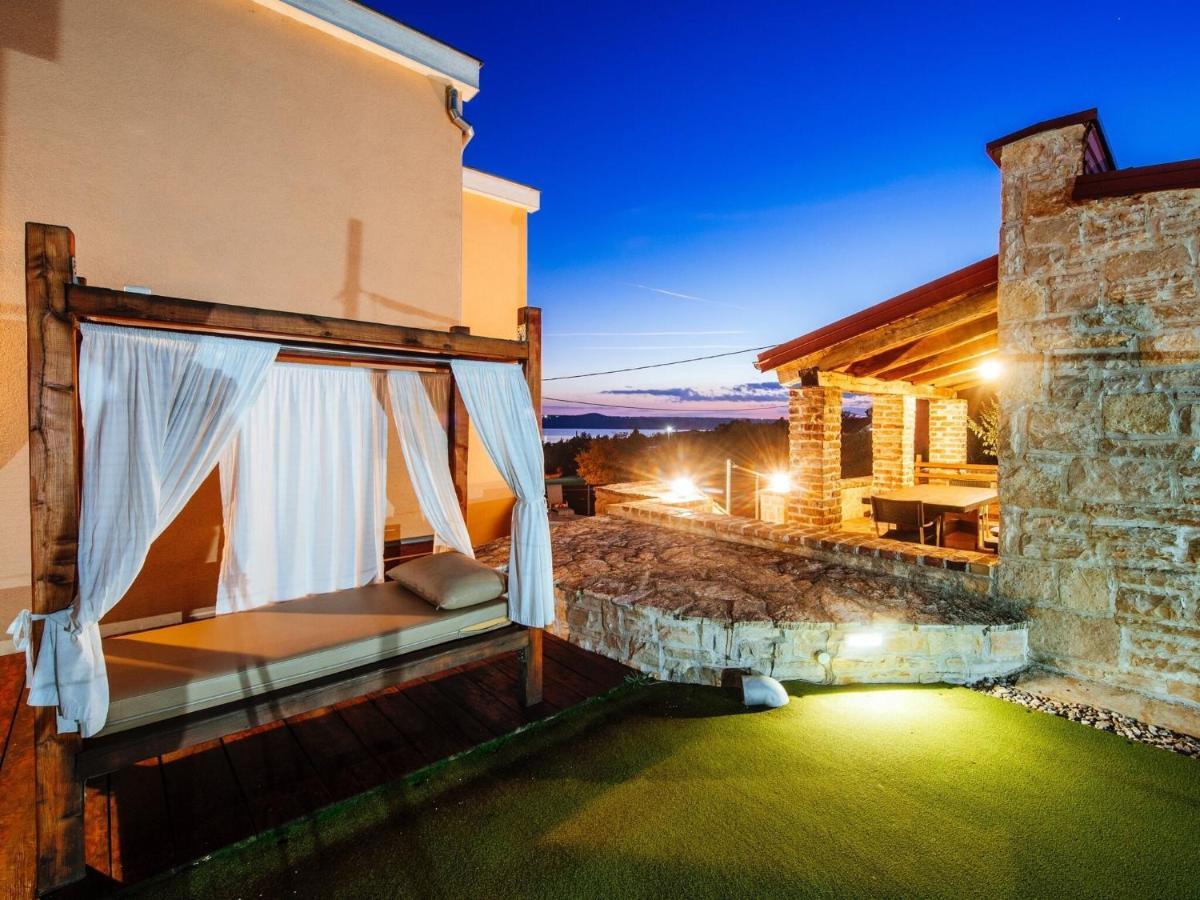 Splendid Holiday Home In Jasenice Maslenica Bagian luar foto